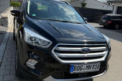 Ford Kuga 85.000 km 13.500 &euro; Bogen 94327