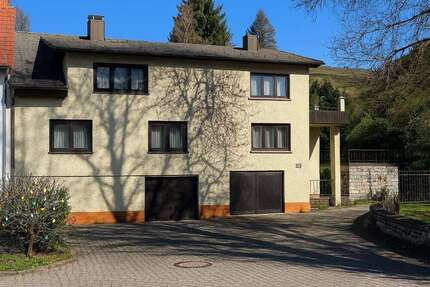 Haus Schleusingen / Altendambach Altendambach - 10 Zimmer, 182 m&sup2;, 149.000&euro; | Angebot:26786107