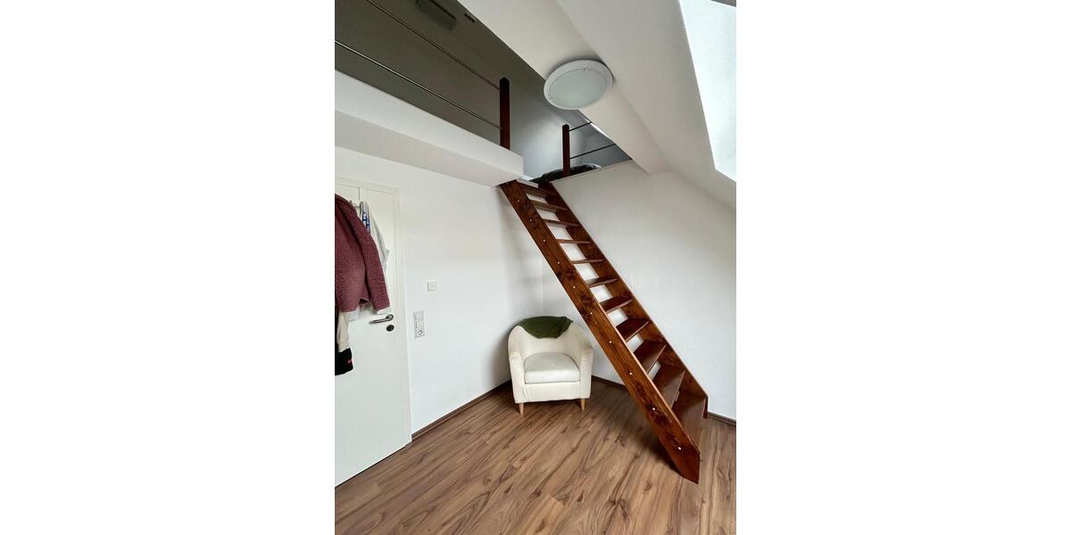 Dachgeschoßwohnung Freiburg im Breisgau Brühl - 2.5 Zimmer, 70 m&sup2;, 1.150&euro; | Angebot:25382964