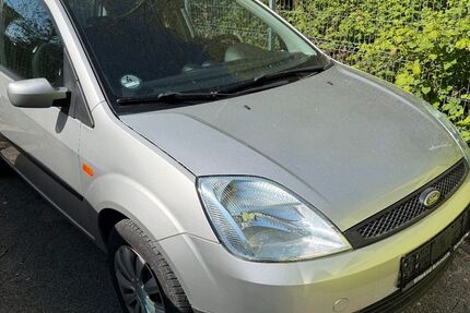 Ford Fiesta 165.000 km 2.499 &euro; Detmold 32758