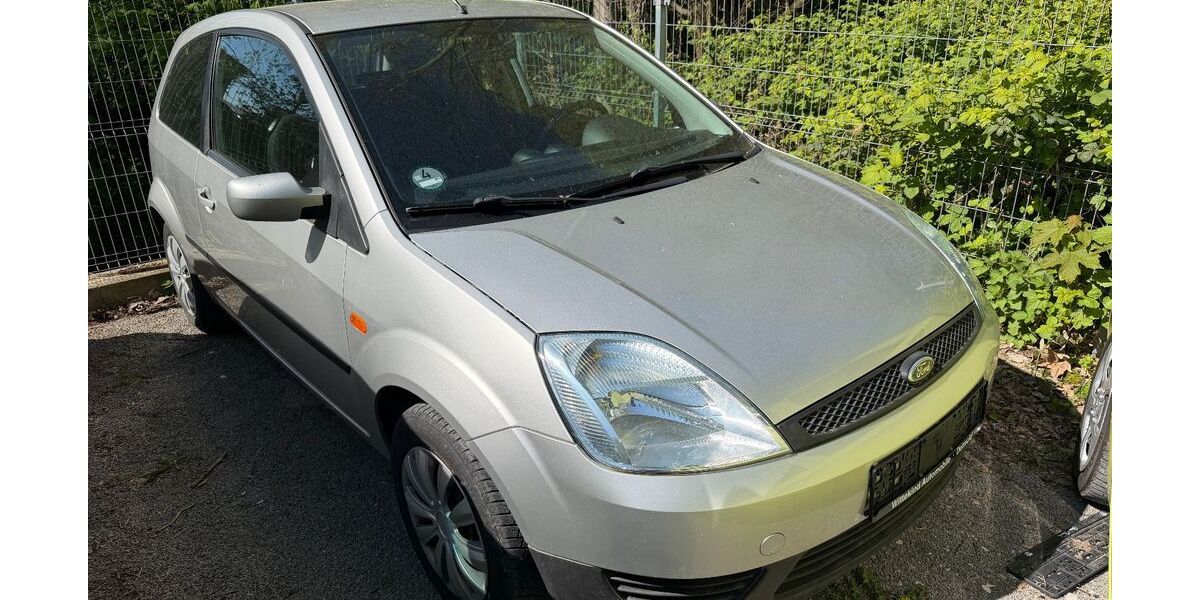 Ford Fiesta 165.000 km 2.499 &euro; Detmold 32758
