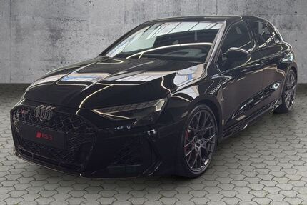 Audi RS3 3.000 km 73.900 &euro; Paderborn 33100