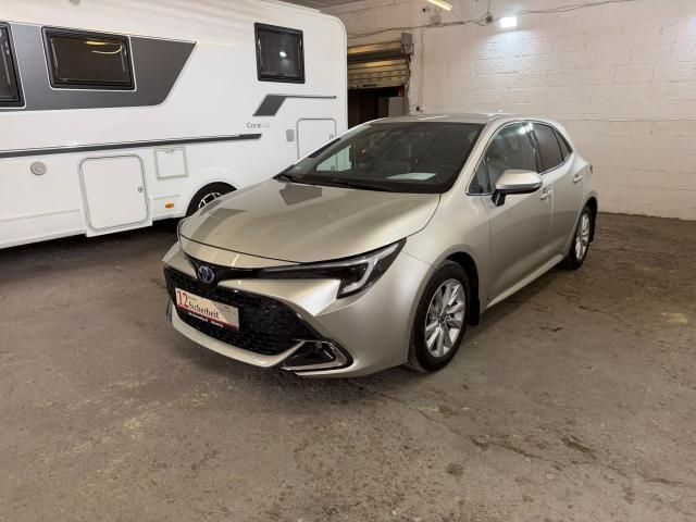 Toyota Corolla 15.200 km 23.990 &euro; Würzburg 97074
