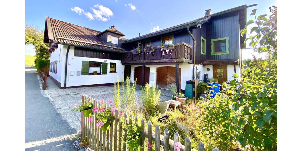 Großer Garten mit 3-Zi-Wohnung 3 zimmer