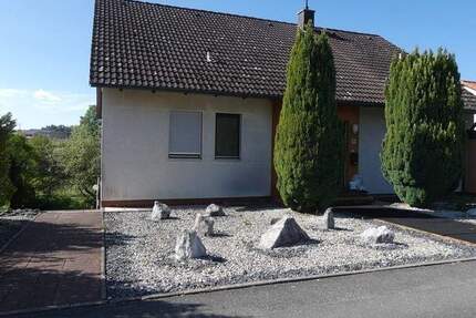 Haus Neuhaus - 5 Zimmer, 160 m&sup2;, 349.000&euro; | Angebot:25071475