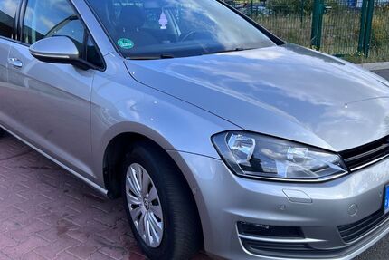 VW Golf 141.000 km 8.300 &euro; Berlin 13086