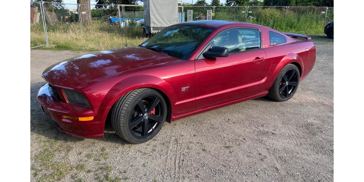 Ford Mustang 58.000 km 17.600 € Mannheim 68159