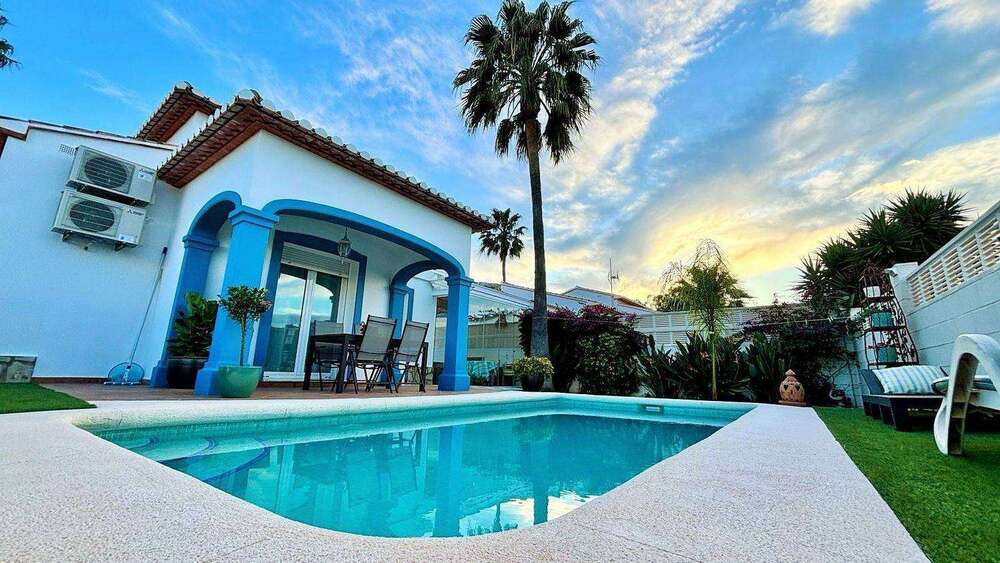 Einfamilienhaus Dénia - 2 Zimmer, 100 m&sup2;, 1.700&euro; | Angebot:25607951