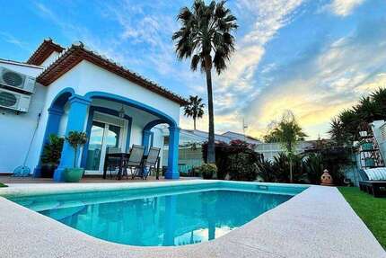 Haus Dénia - 2 Zimmer, 100 m&sup2;, 1.700&euro; | Angebot:25607951