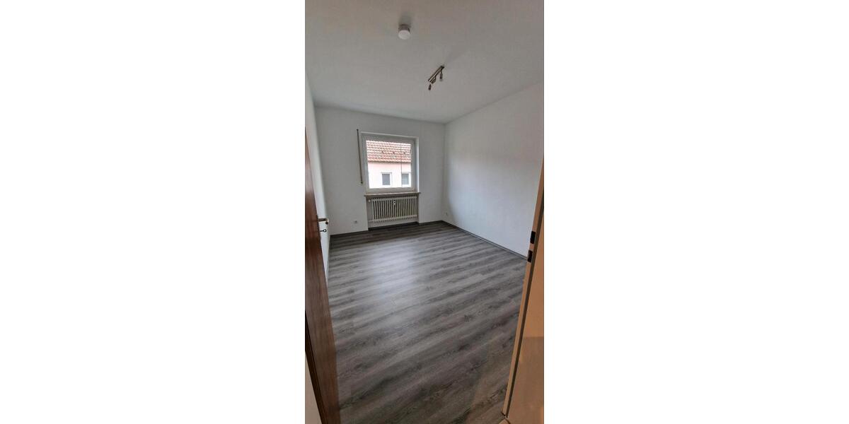 Etagenwohnung Ebermannstadt - 4 Zimmer, 108 m&sup2;, 880&euro; | Angebot:25383959