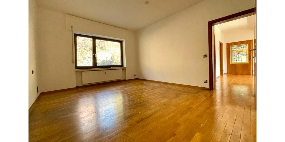 Etagenwohnung Wachtberg - 3 Zimmer, 118 m&sup2;, 1.750&euro; | Angebot:25328721