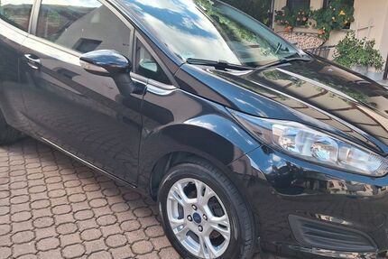 Ford Fiesta 152.161 km 4.200 € Grammetal 99428
