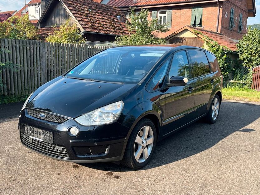 Ford S-Max 275.000 km 1.900 € Gingen 73333
