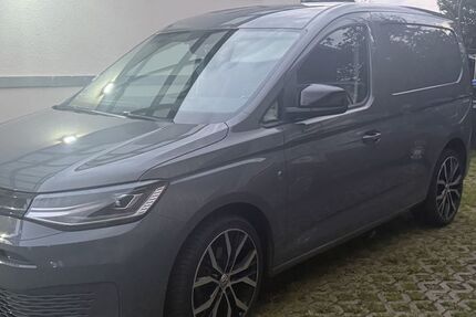 VW Caddy 86.000 km 23.999 &euro; Dümmer 19073