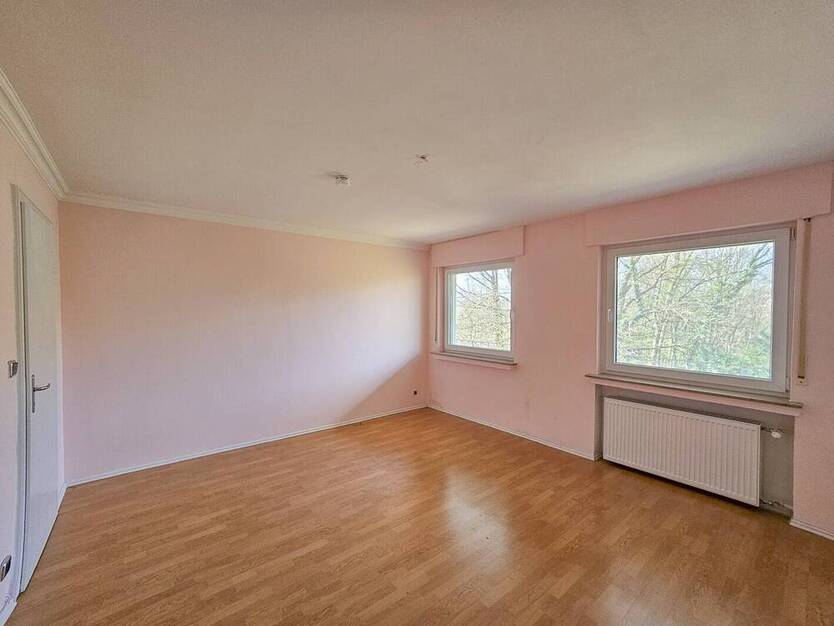 Teilrenoviertes Zweifamilienhaus in Ortsrandlage von 53127 Bonn - Ippendorf!