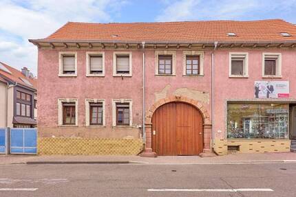 Charmantes Einfamilienhaus - in die Jahre gekommen und sanierungsbedürftig 4 zimmer