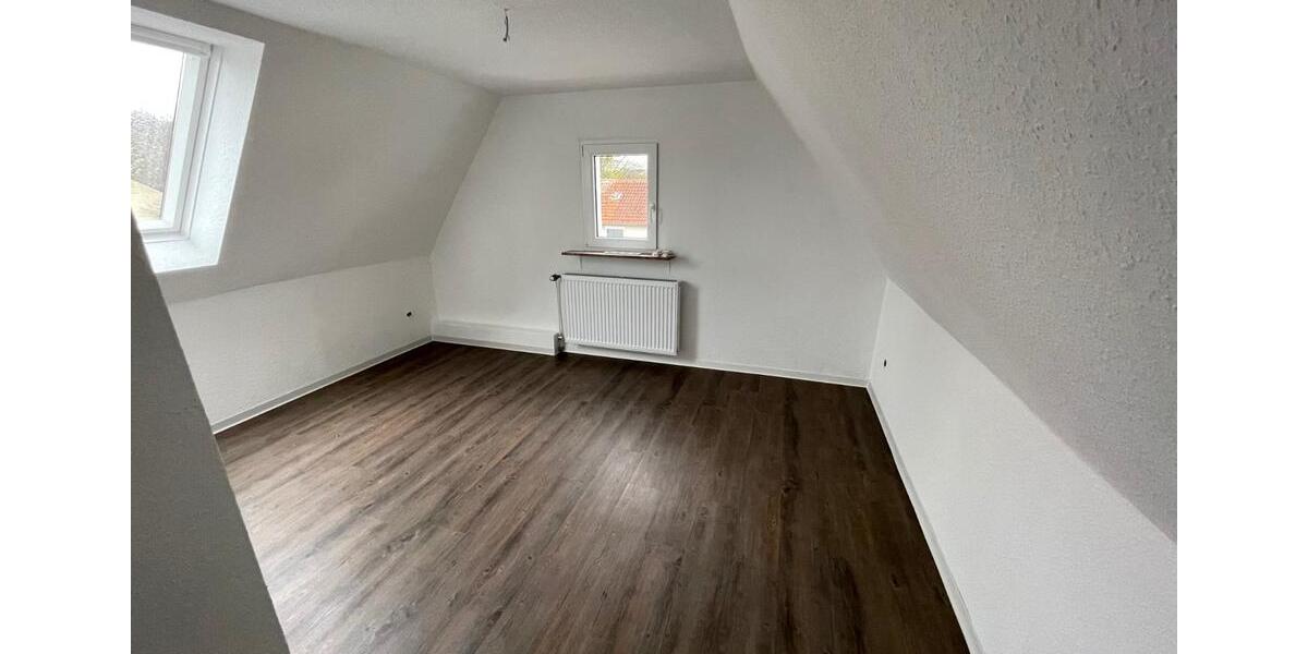 ✨ Einzigartige 3-Zimmer-Wohnung mit zusätzlichem DG-Bereich 5 zimmer