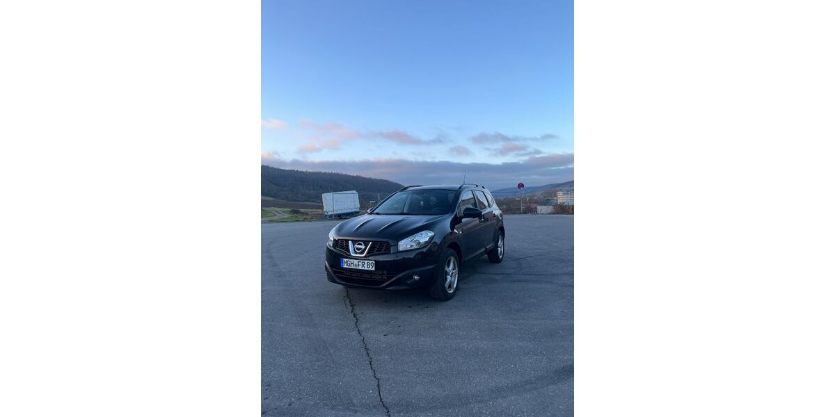 Nissan Qashqai+2 185.984 km 7.700 &euro; Niederstetten 97996