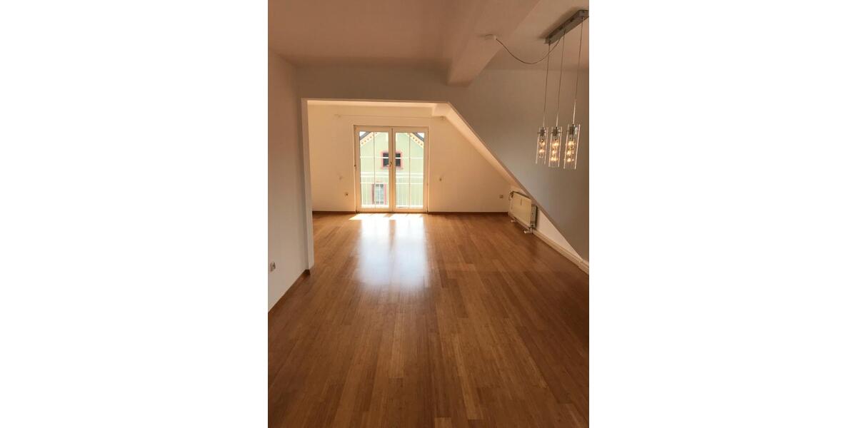 Gepflegte 4,5-Zi Wohnung DG in Lauda-Königshofen 4.5 zimmer