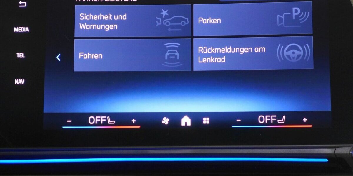 BMW 220 Active Tourer d MSport 360°,HUD,AHK,el.Sitze 21.600 km 32.590 &euro; Landshut 84030