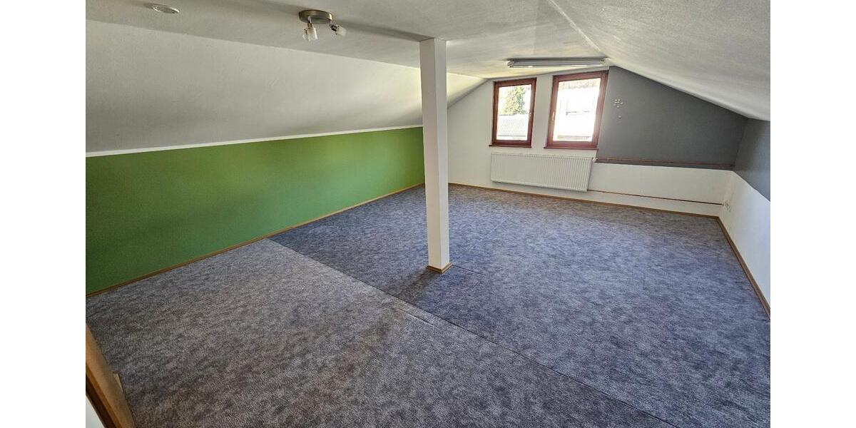 Doppelhaushälfte Niedereschach - 6 Zimmer, 153 m&sup2;, 1.376&euro; | Angebot:26064511