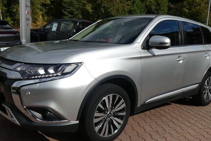 Mitsubishi Outlander 51.900 km 17.990 &euro; Schneeberg 08289