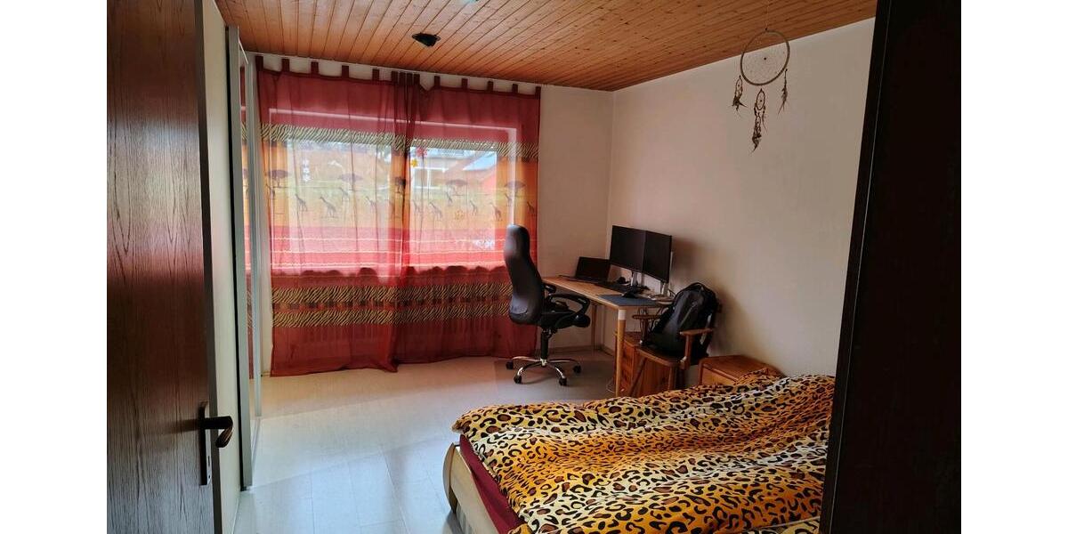 Reihenhaus Bretten - 4.5 Zimmer, 140 m&sup2;, 1.400&euro; | Angebot:24565196