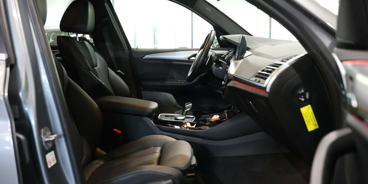 BMW X3 xDrive 30e INNOVATION LASER, HEAD-UP, MEMORY 52.000 km 37.993 &euro; Hamm 59077