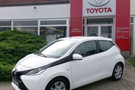 Toyota Aygo (X) 40.900 km 8.990 &euro; Dresden 01259