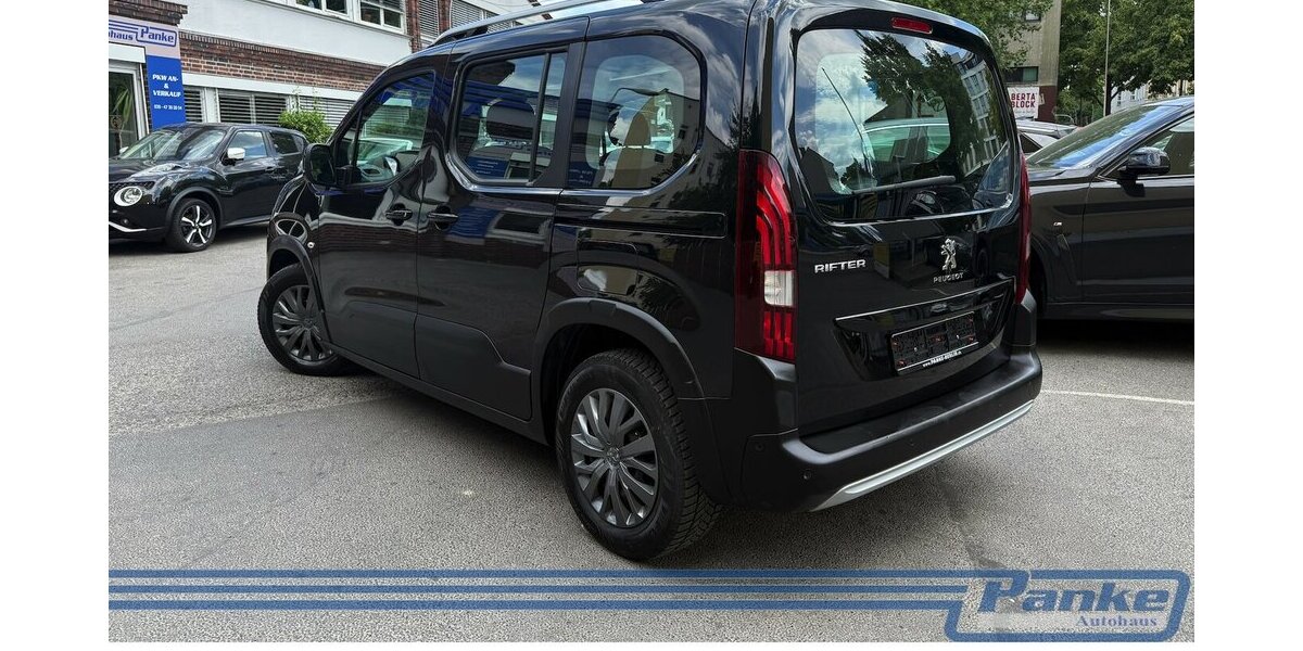 Peugeot Rifter Allure L1 EAT8 *Pano*TotW*PDC*Carpl*5Sitz 114.618 km 14.990 &euro; Berlin 13187