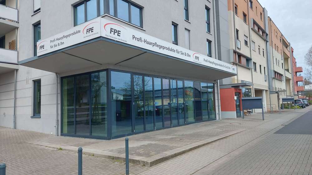 Einzelhandel in Hanau 2.590 € 181 m² zimmer