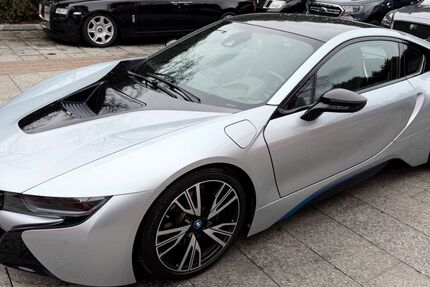 BMW i8 122.000 km 47.980 &euro; München 81827