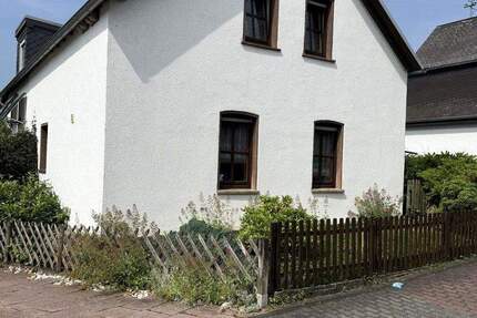 PREISREDUZIERUNG -PROVISIONSFREI- Charmantes, gepflegtes Haus mit traumhaftem Garten in Stromberg 4 zimmer