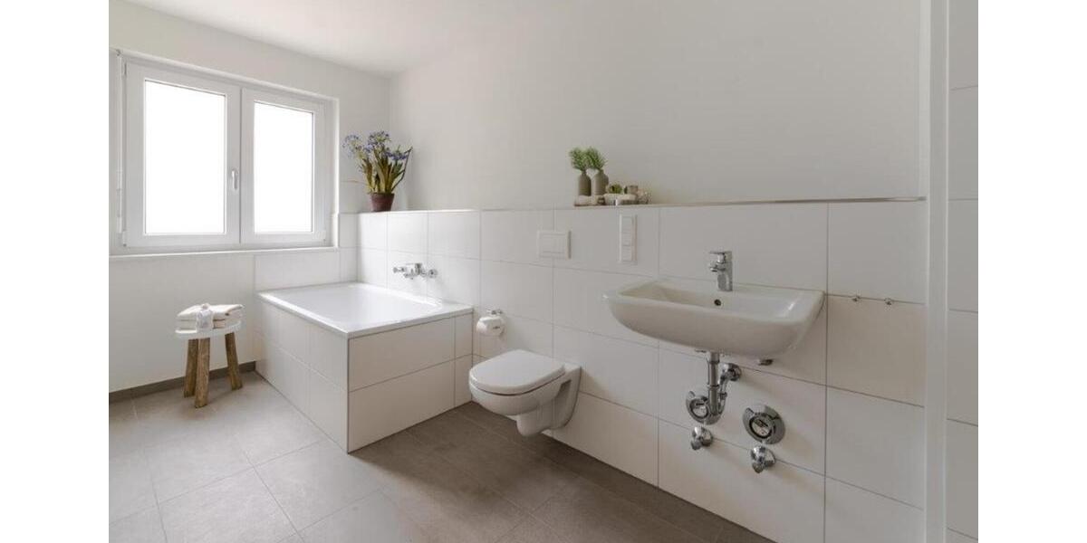 Erdgeschoßwohnung Bochum Wiemelhausen - 5 Zimmer, 112 m&sup2;, 784&euro; | Angebot:25050131