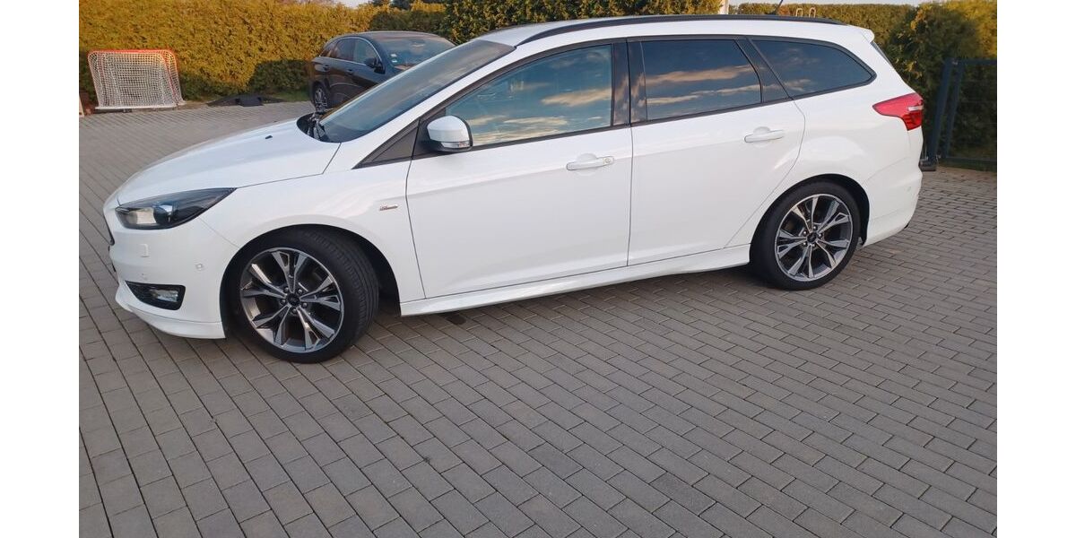 Ford Focus 96.000 km 10.599 &euro; Schwielowsee 14548