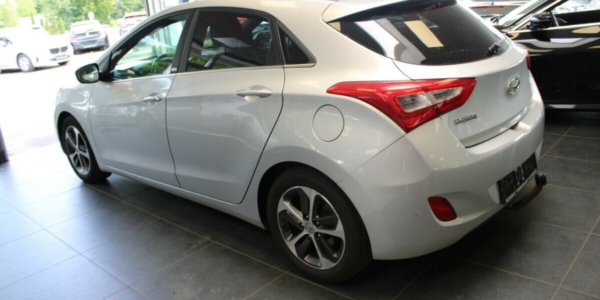 Hyundai i30 1.4 Passion - AHK - 109.800 km 7.980 &euro; Euskirchen 53881