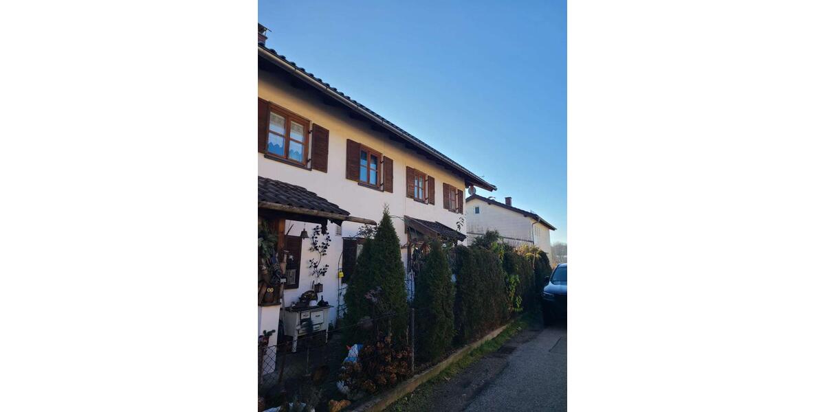 3-Zimmerwohnung im 1.OG mit 2 Balkonen EBK und Kachelofen 3 zimmer