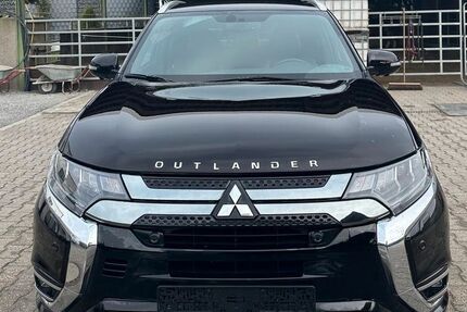 Mitsubishi Outlander 65.574 km 26.300 &euro; Böhl-Iggelheim 67459
