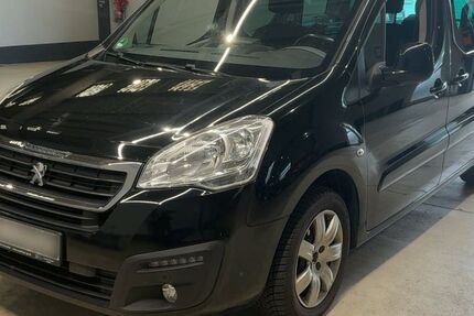Peugeot Partner 109.900 km 7.999 &euro; Hilden 40721