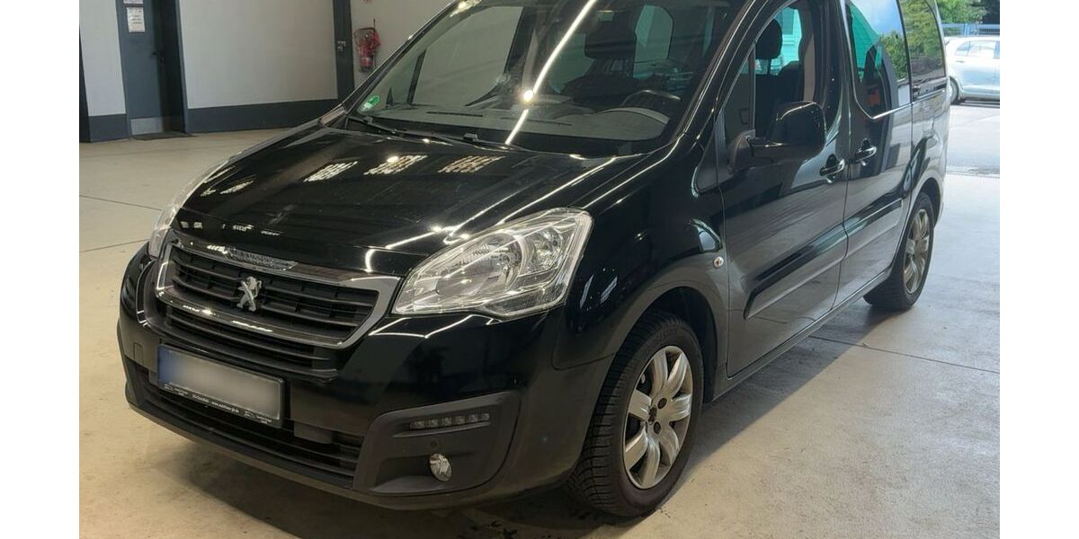 Peugeot Partner 109.900 km 7.999 &euro; Hilden 40721