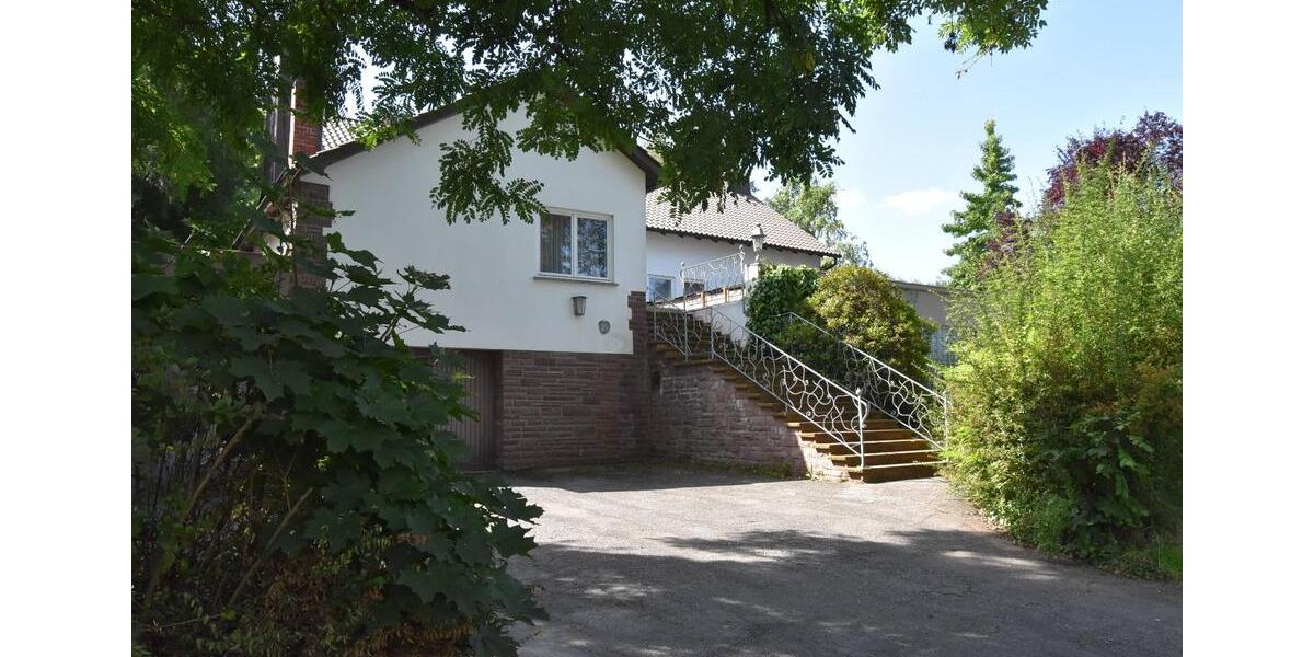 Einfamilienhaus Holzminden - 10.5 Zimmer, 294 m&sup2;, 420.000&euro; | Angebot:27004043