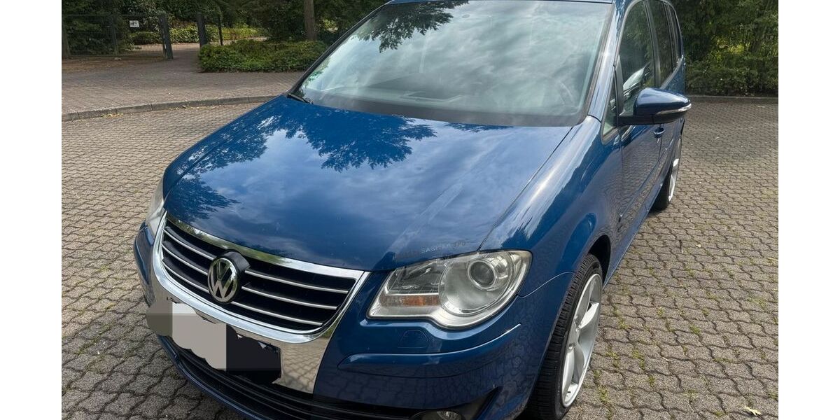 VW Touran 284.000 km 3.300 € Schöneck 61137
