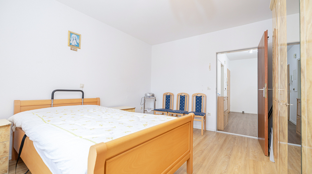 Gepflegte 2-Zimmer-Wohnung mit Südbalkon in zentraler Lage 2 zimmer