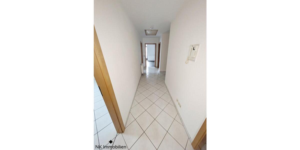 Dachgeschoßwohnung Zwickau - 3 Zimmer, 88 m&sup2;, 560&euro; | Angebot:26008237