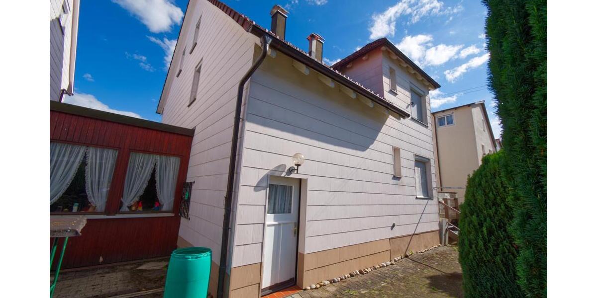 Charmantes Ein-Zweifamilienhaus mit Potenzial und tollem Grundstück in Villingen-Schwenningen - Zweifamilienhaus Villingen-Schwenningen Schwenningen | Angebot:27338964