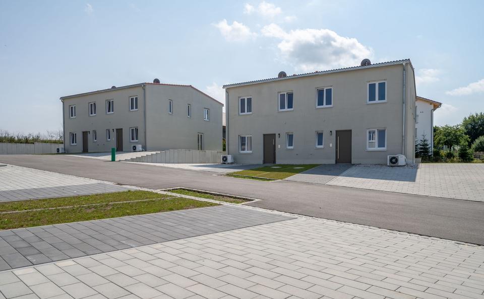 Doppelhaushälfte Aufhausen - 4 Zimmer, 135 m&sup2;, 1.350&euro; | Angebot:26193645