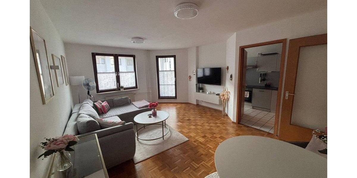 Etagenwohnung Strausberg - 2 Zimmer, 62 m&sup2;, 900&euro; | Angebot:26909016