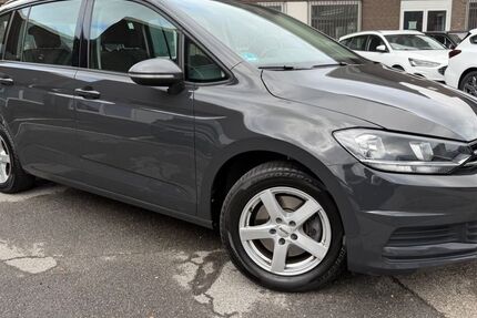 VW Touran 65.600 km 21.880 &euro; Düsseldorf 40549