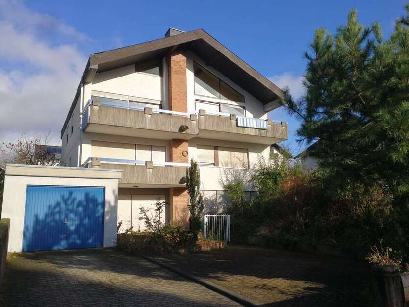 Haus zum Kaufen in Niedernhausen 695.000 € 258 m²