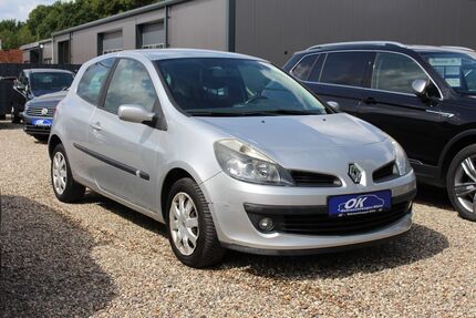 Renault Clio 74.044 km 2.490 &euro; Mölln 23879